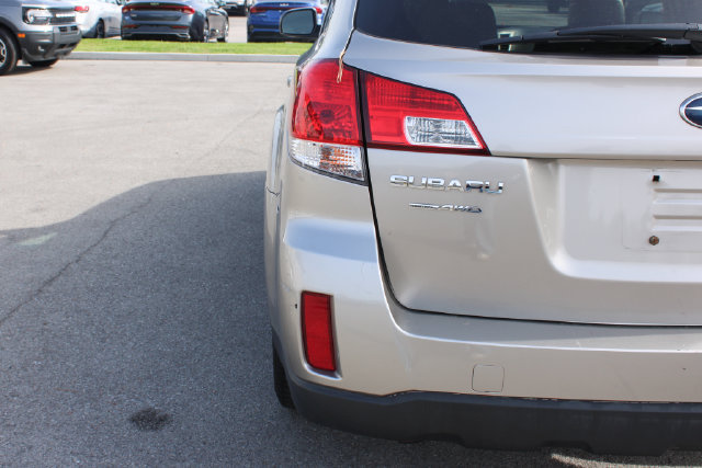 Used 2014 Subaru Outback 2.5i Limited AWD/4WD image 38