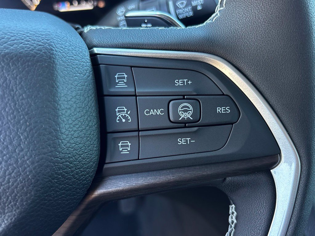 New 2027 Jeep Grand Cherokee Limited AWD/4WD image 17