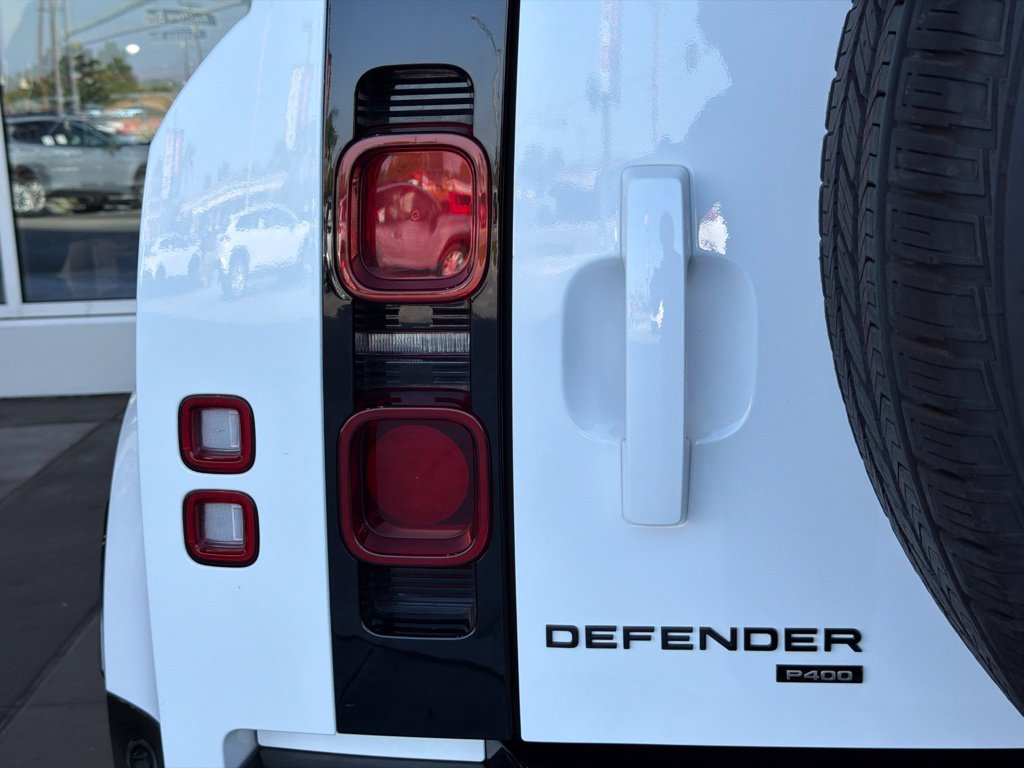 Used 2022 Land Rover Defender 110 X-Dynamic HSE AWD/4WD image 11