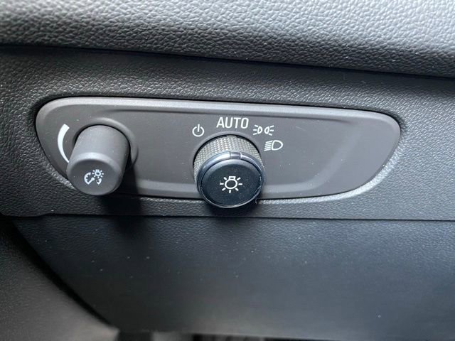 Used 2023 Buick Envision Essence FWD image 31