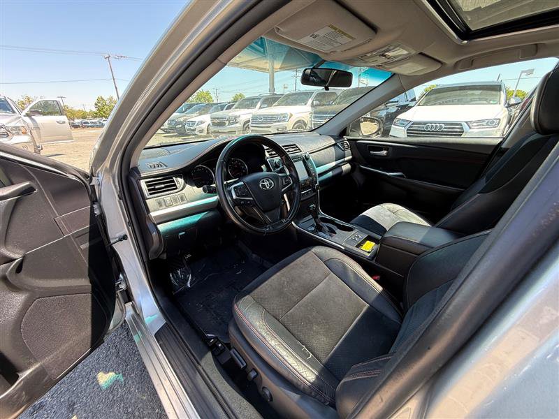 Used 2016 Toyota Camry XSE w/ Moonroof Package FWD image 19