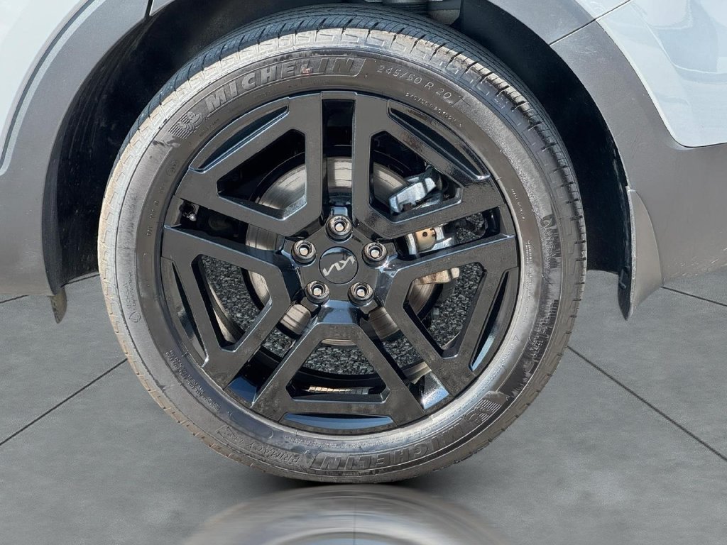 Used 2025 Kia Telluride EX X-Line AWD/4WD image 3