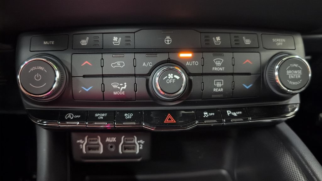 Used 2024 Dodge Durango GT AWD/4WD image 15