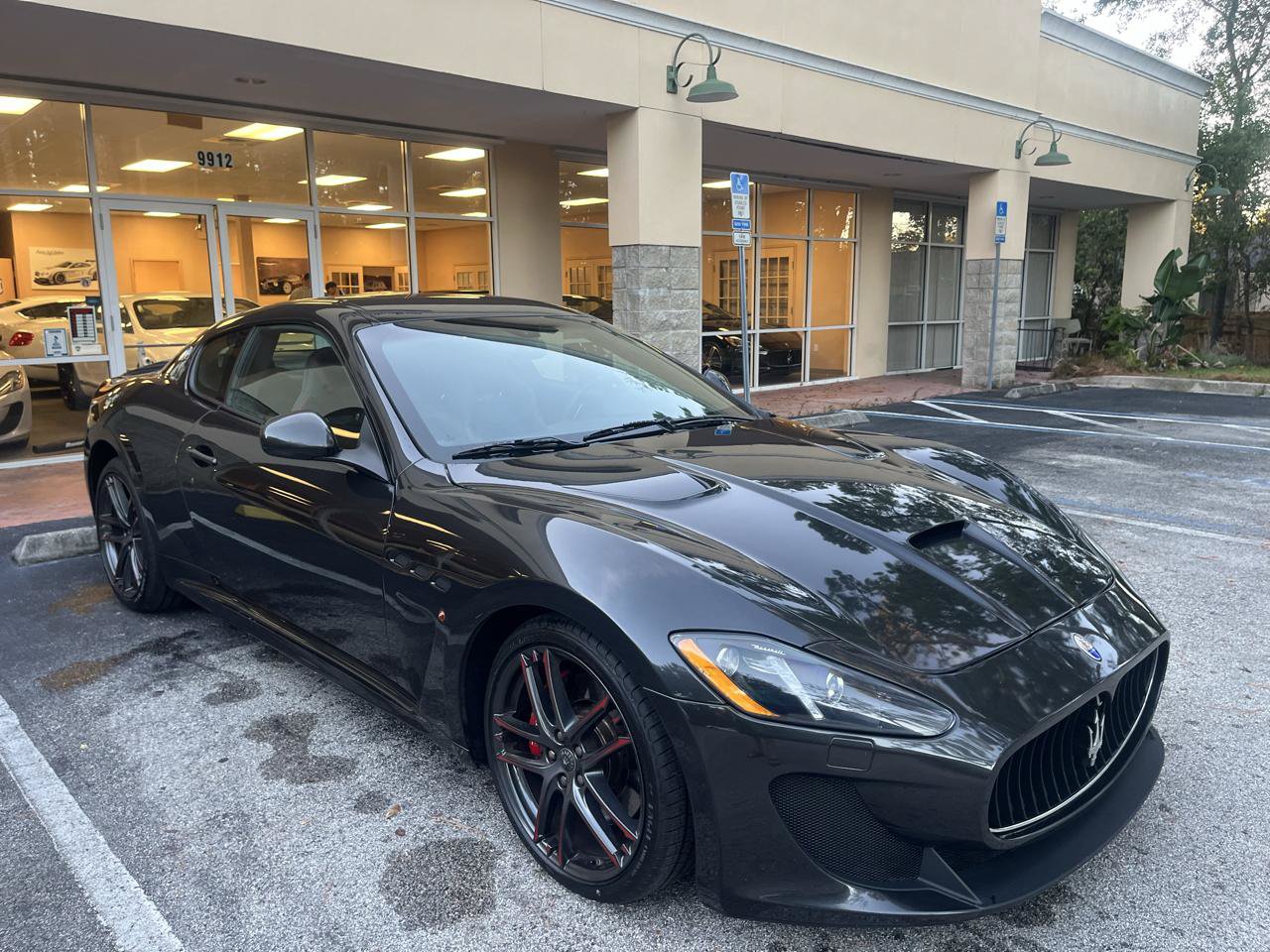 Used 2015 Maserati GranTurismo MC Centennial RWD image 1