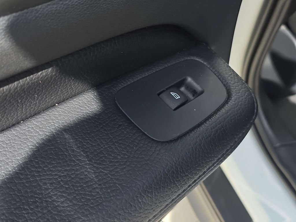 Certified 2022 Volvo V60 T5 Cross Country w/ Climate Package image 15