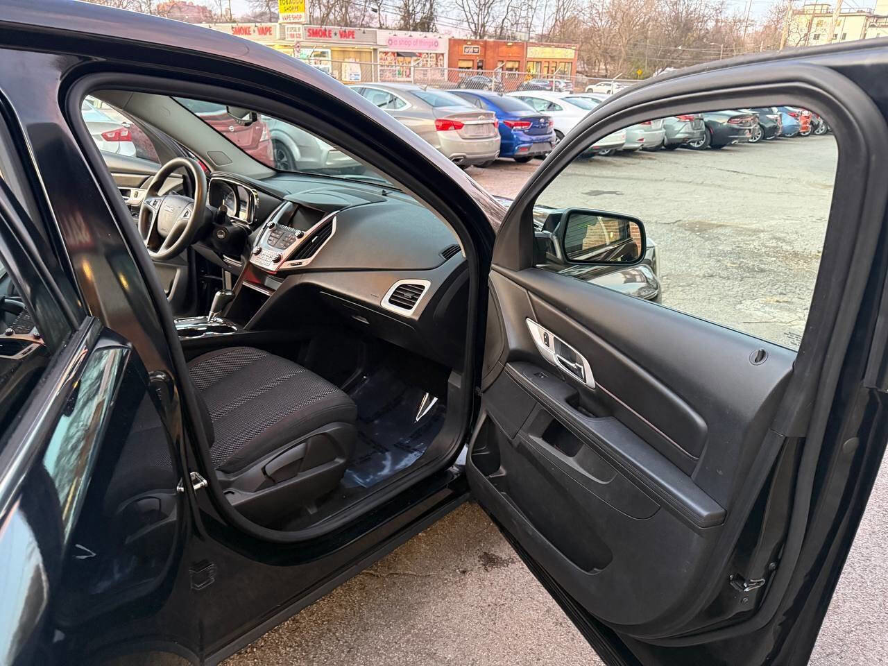 Used 2017 GMC Terrain SLE image 16