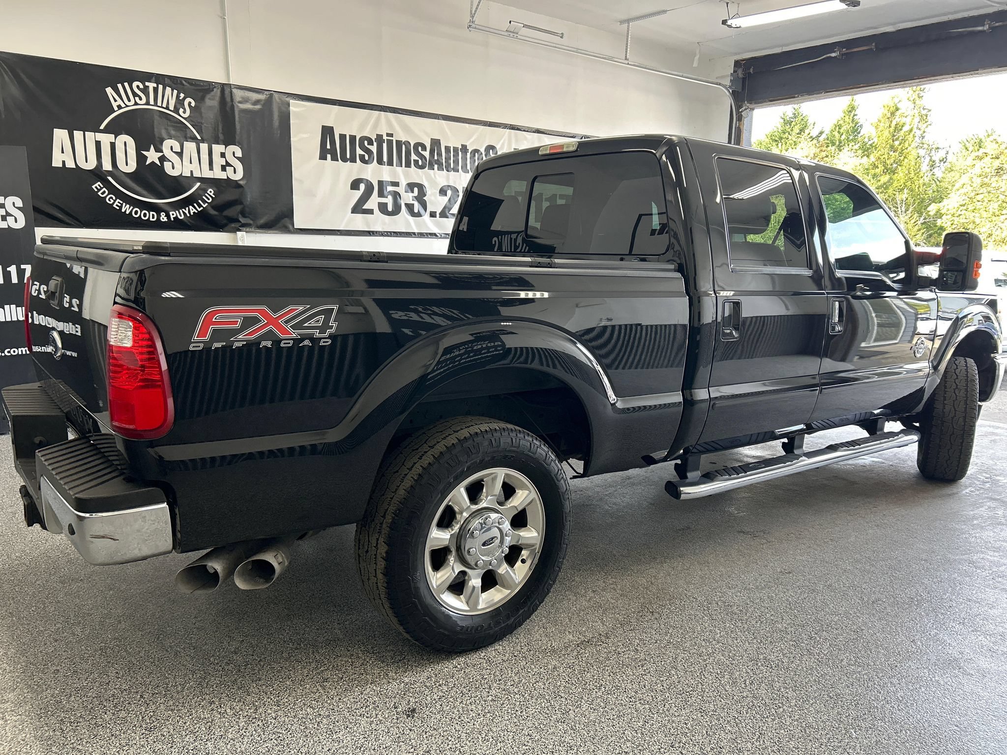 Used 2012 Ford F250 Lariat w/ Lariat Ultimate Pkg AWD/4WD image 6