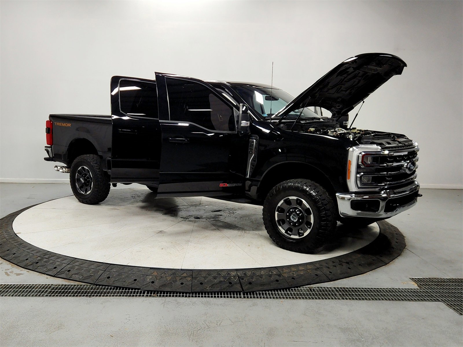 Used 2023 Ford F250 Lariat image 9