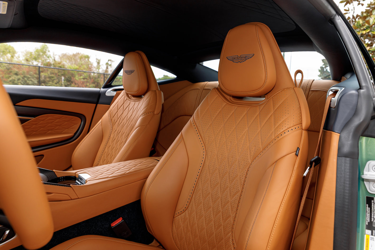 Used 2025 Aston Martin DB12 Coupe image 33