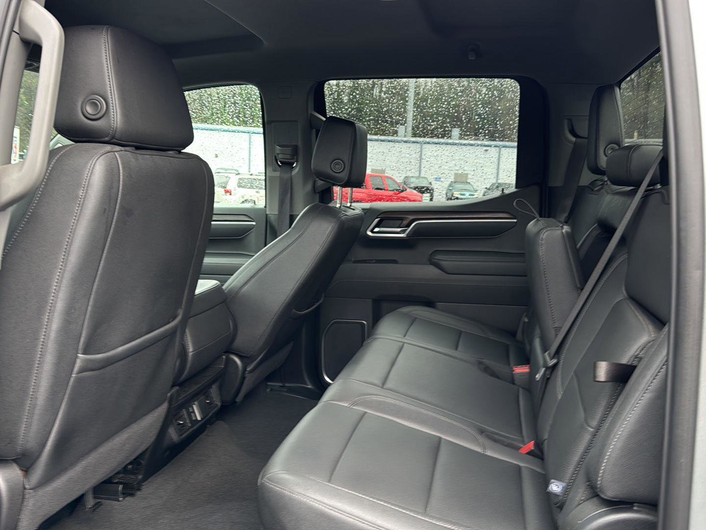 Used 2025 GMC Sierra 1500 SLT image 10