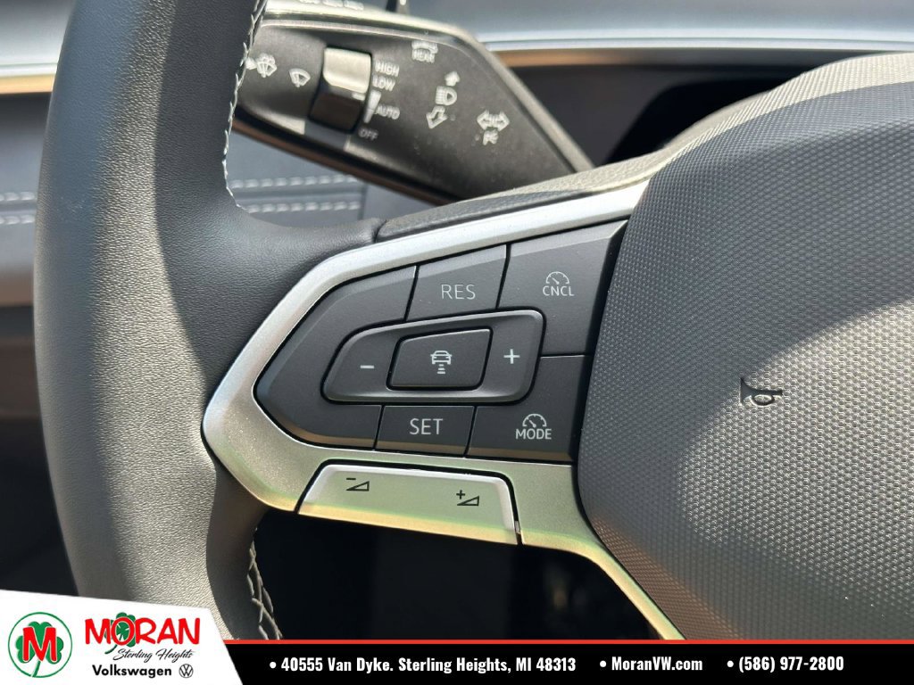 Used 2026 Volkswagen Tiguan SE AWD/4WD image 17