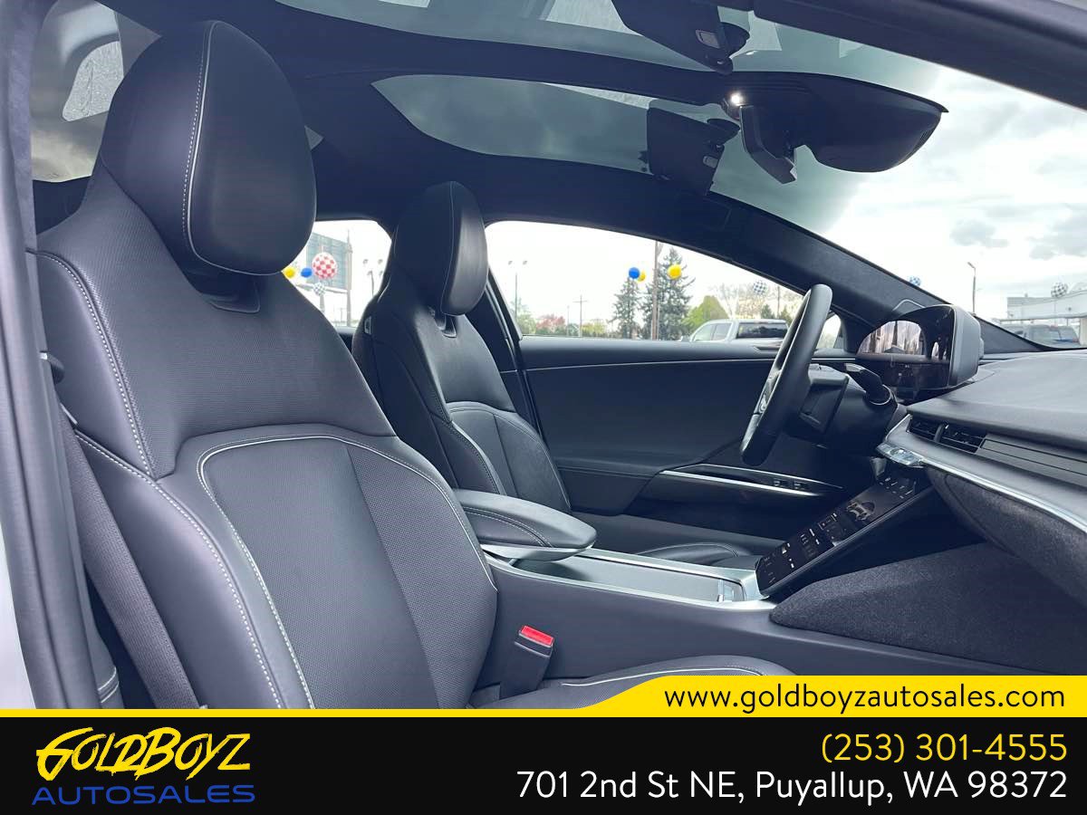 Used 2023 Lucid Air Touring image 12