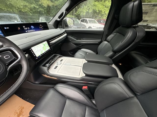 New 2027 Lincoln Navigator Reserve w/ Jet Appearance Package AWD/4WD image 21