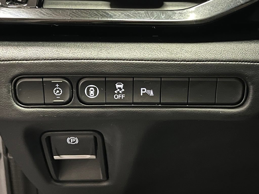 Used 2022 Acura MDX w/ Technology Package AWD/4WD image 16