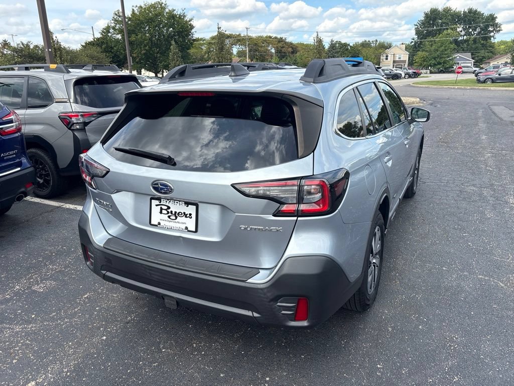 Used 2022 Subaru Outback Premium AWD/4WD image 3