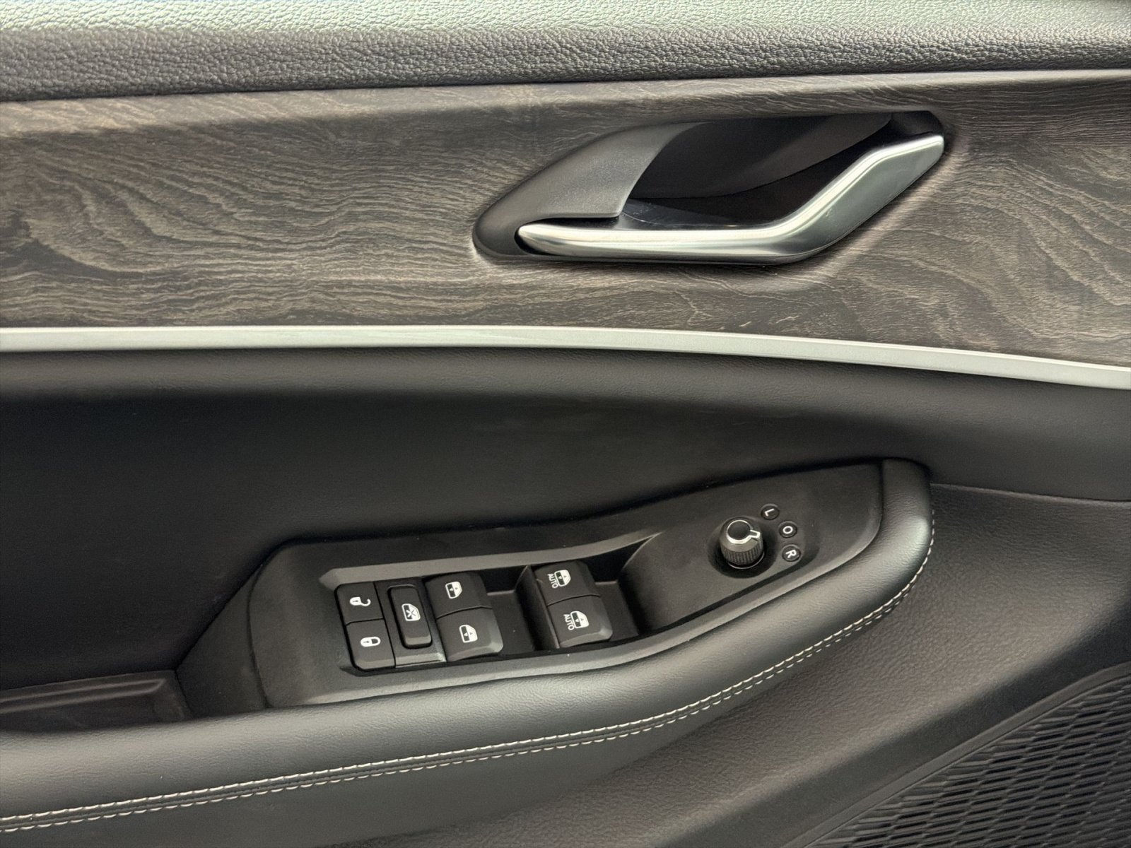 New 2026 Jeep Grand Cherokee Altitude AWD/4WD image 15