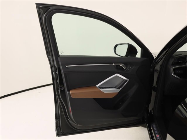 Certified 2025 Audi Q3 2.0T Premium image 10