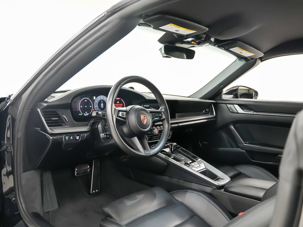 Used 2025 Porsche 911 Carrera RWD image 4