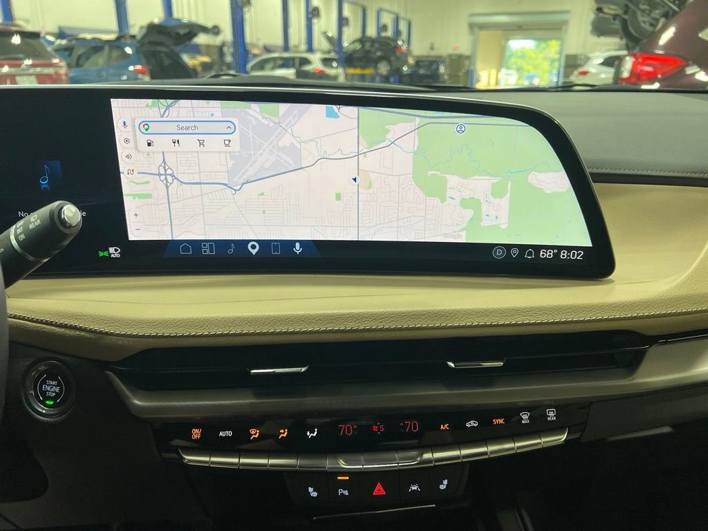 Used 2024 Cadillac XT4 Luxury w/ Cold Weather Package AWD/4WD image 9