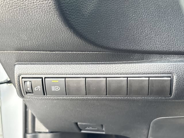 Used 2025 Toyota Corolla LE FWD image 21