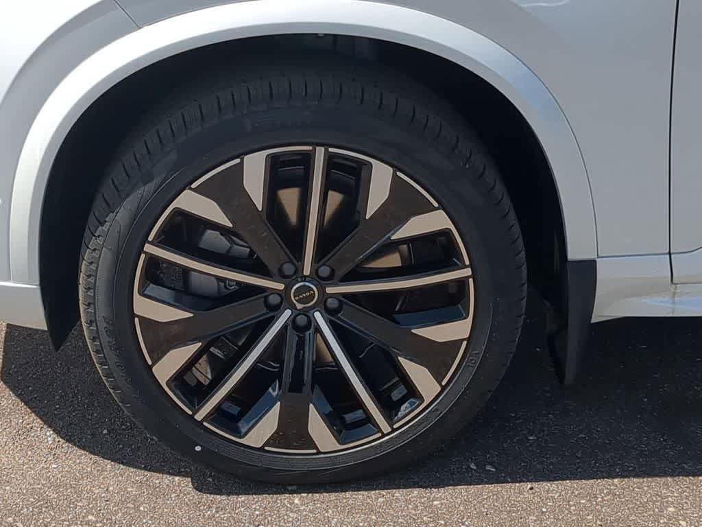 New 2026 Volvo XC90 B6 Plus w/ Protection Package Premier AWD/4WD image 13