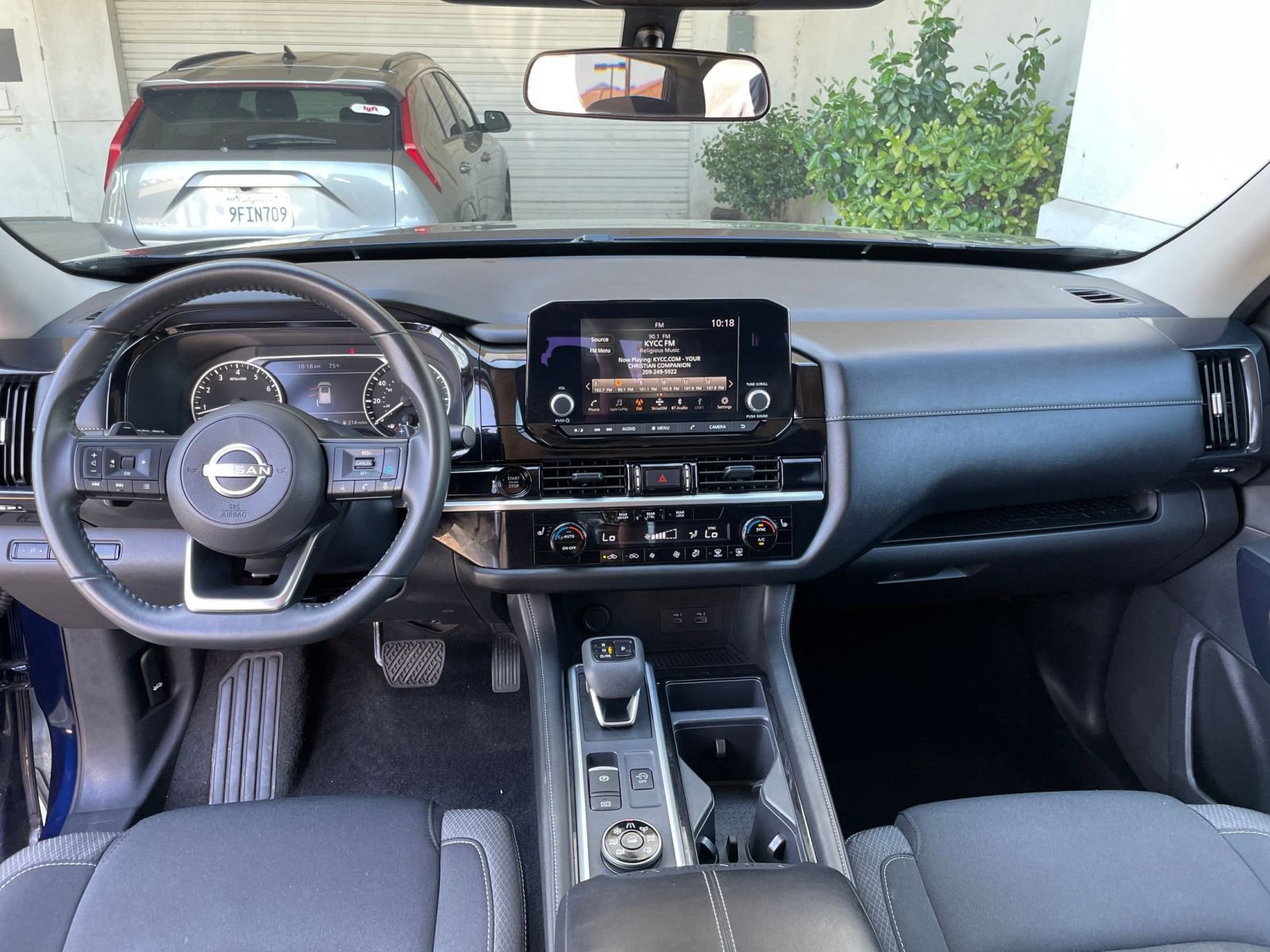 Used 2025 Nissan Pathfinder SV image 36