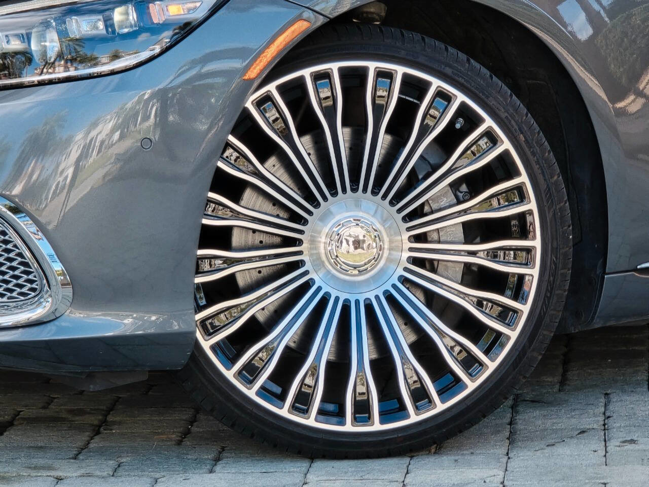 Used 2022 Mercedes-Benz S 580 4MATIC Sedan w/ Rear Seat Package image 3