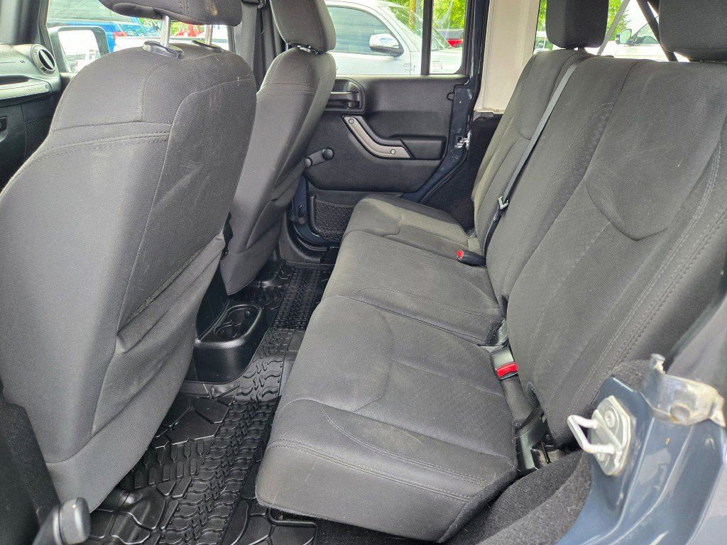 Used 2017 Jeep Wrangler Unlimited Willys image 14