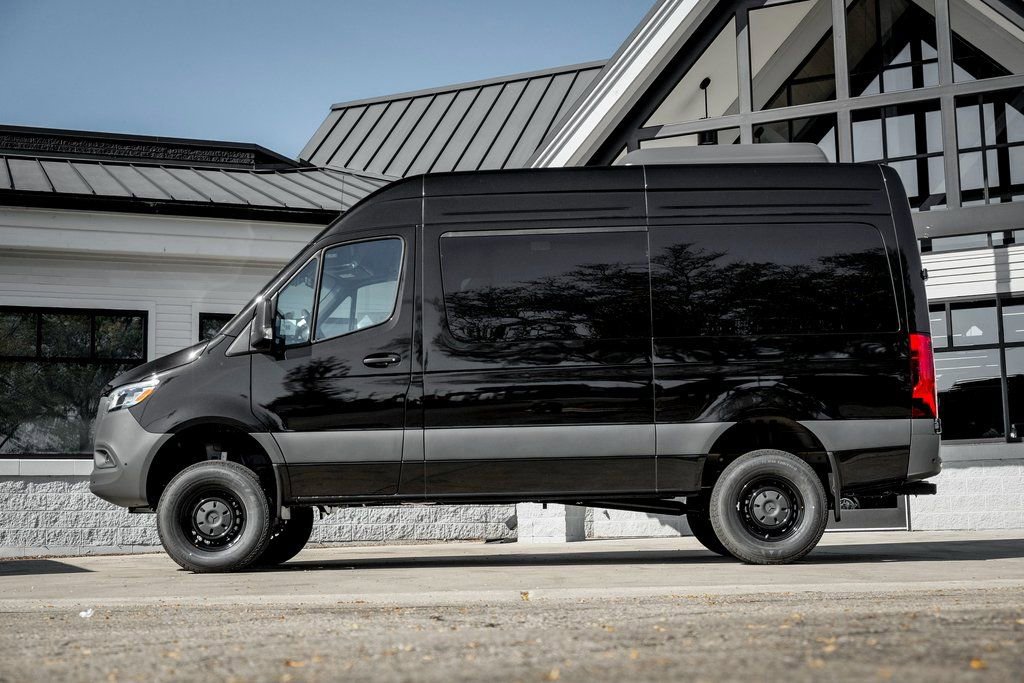 Used 2025 Mercedes-Benz Sprinter 2500 image 3