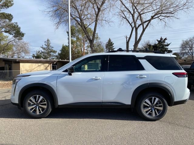 New 2026 Nissan Pathfinder SL image 2