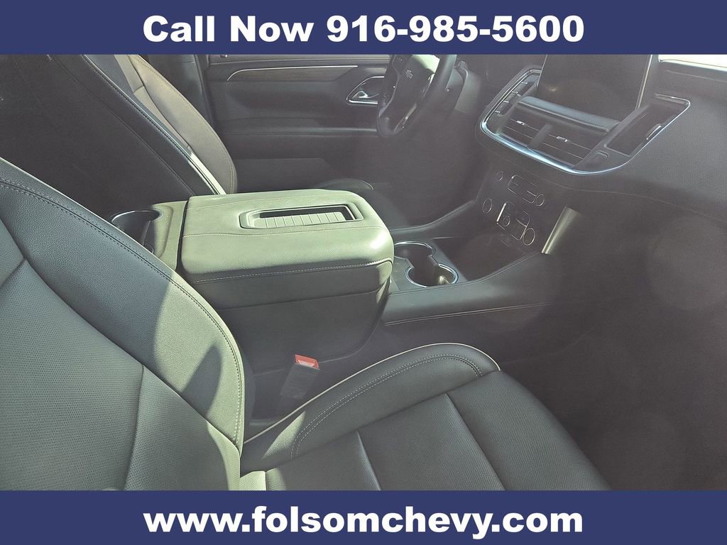 Used 2023 Chevrolet Suburban Premier w/ Advanced Technology Package image 3