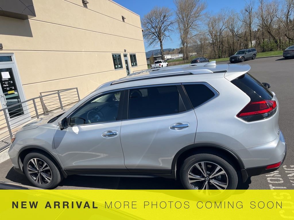 Used 2019 Nissan Rogue SV w/ Premium Package image 9
