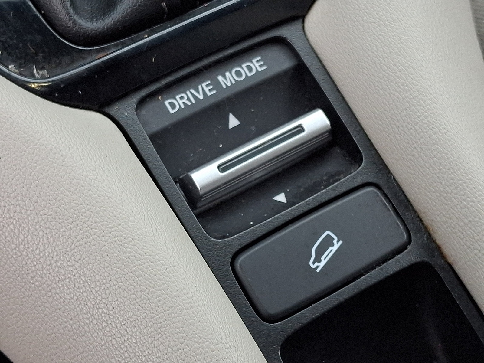 Used 2024 Honda HR-V LX image 23