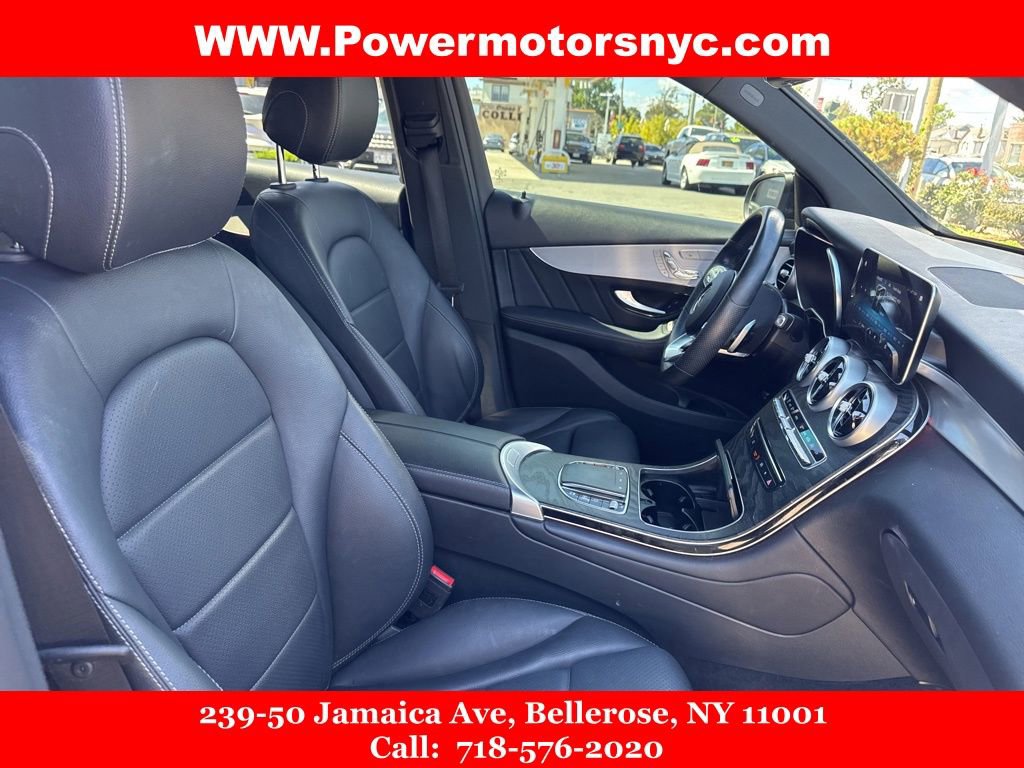 Used 2022 Mercedes-Benz GLC 300 4MATIC w/ AMG Line image 14