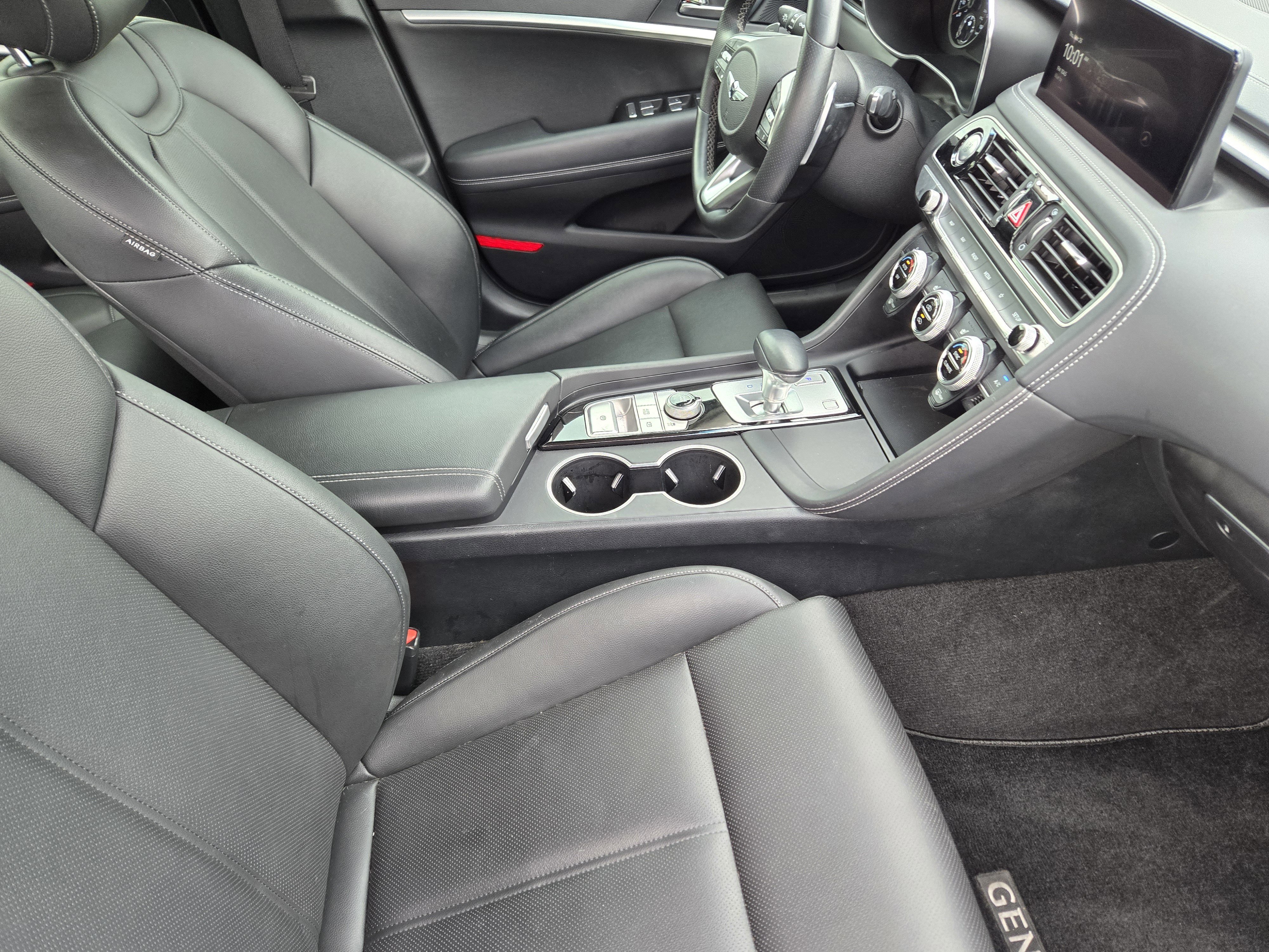 Used 2022 Genesis G70 2.0T image 12