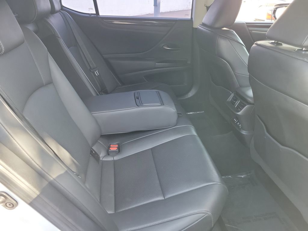 Used 2020 Lexus ES 300h w/ Accessory Package 2 image 24
