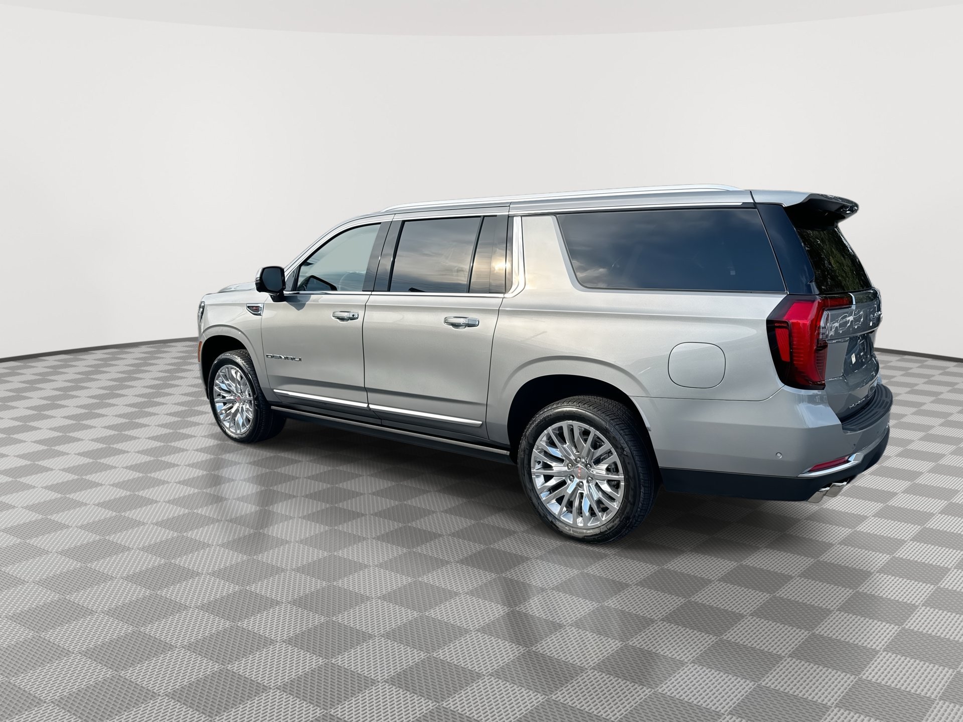 New 2026 GMC Yukon XL Denali w/ Sun & Power Step Package AWD/4WD image 6