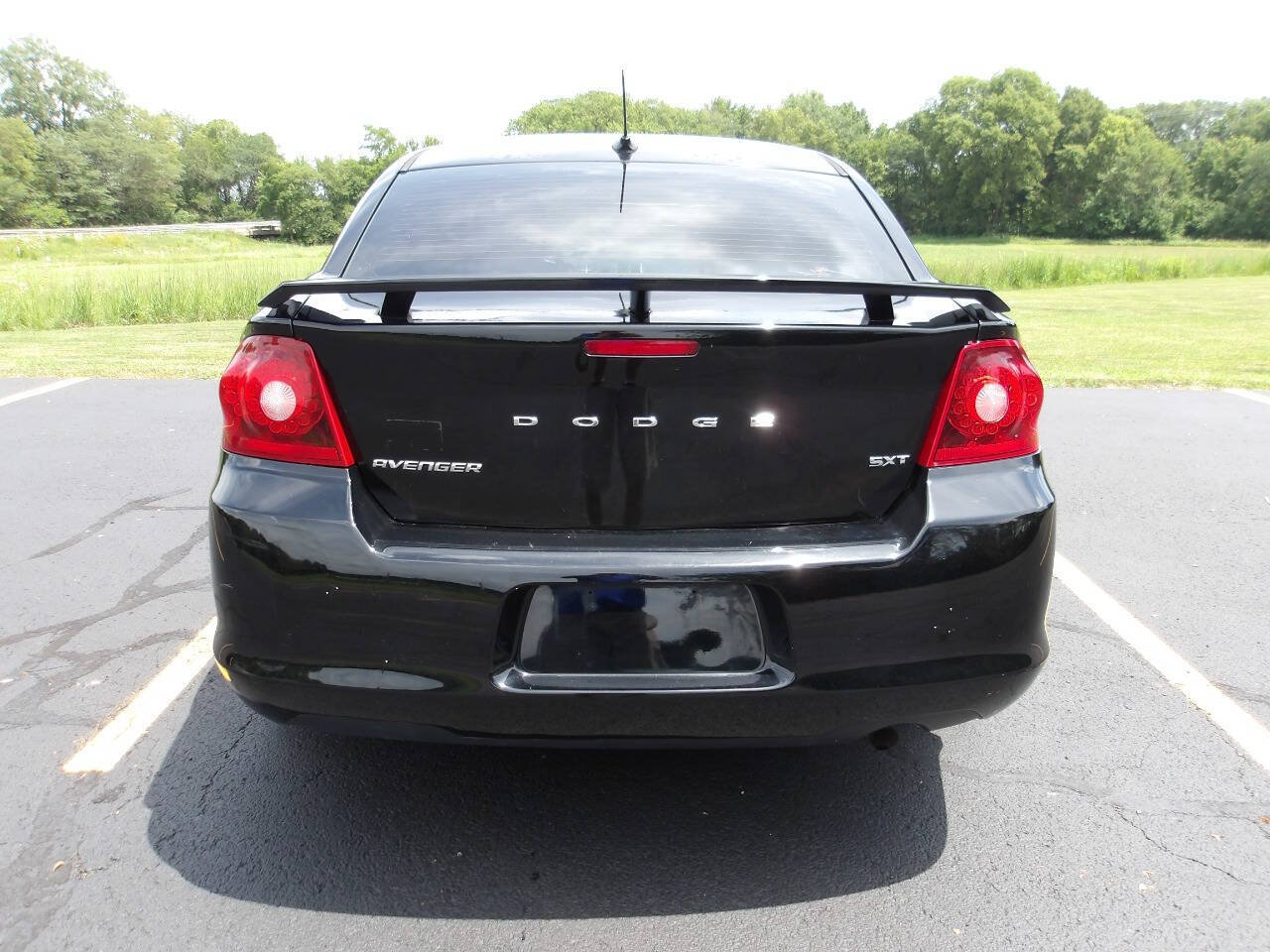 Used 2013 Dodge Avenger SXT FWD image 4