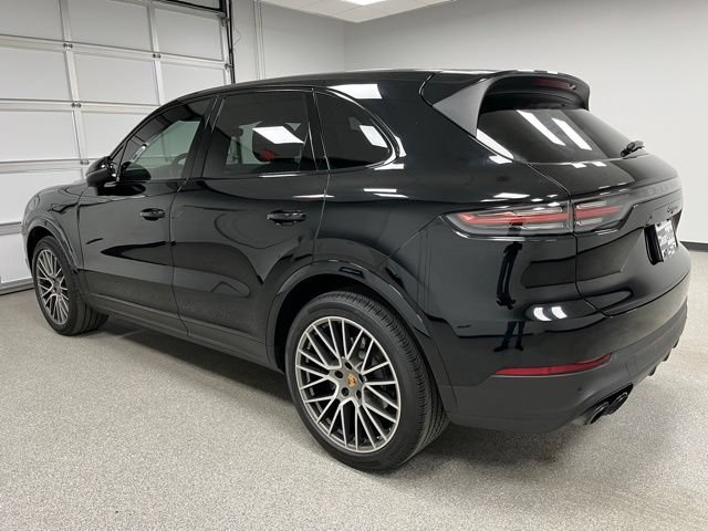 Used 2022 Porsche Cayenne Platinum Edition AWD/4WD image 5