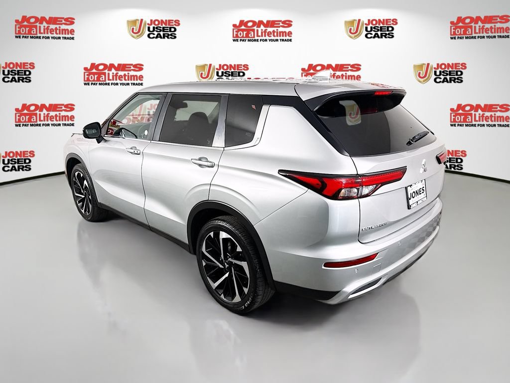 Used 2024 Mitsubishi Outlander SE Black Edition AWD/4WD image 2