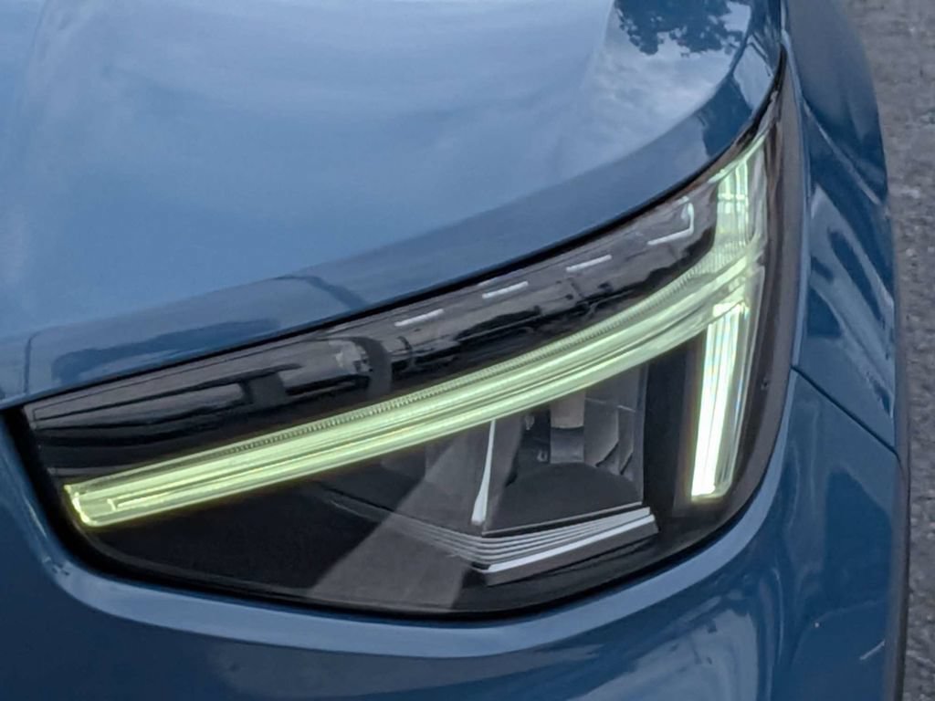 Certified 2023 Volvo XC40 B4 Plus w/ Protection Package Premier FWD image 10