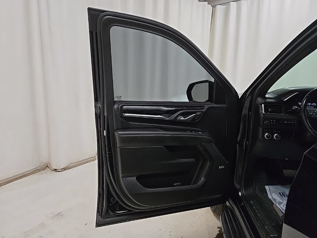 Used 2021 GMC Yukon XL Denali AWD/4WD image 32