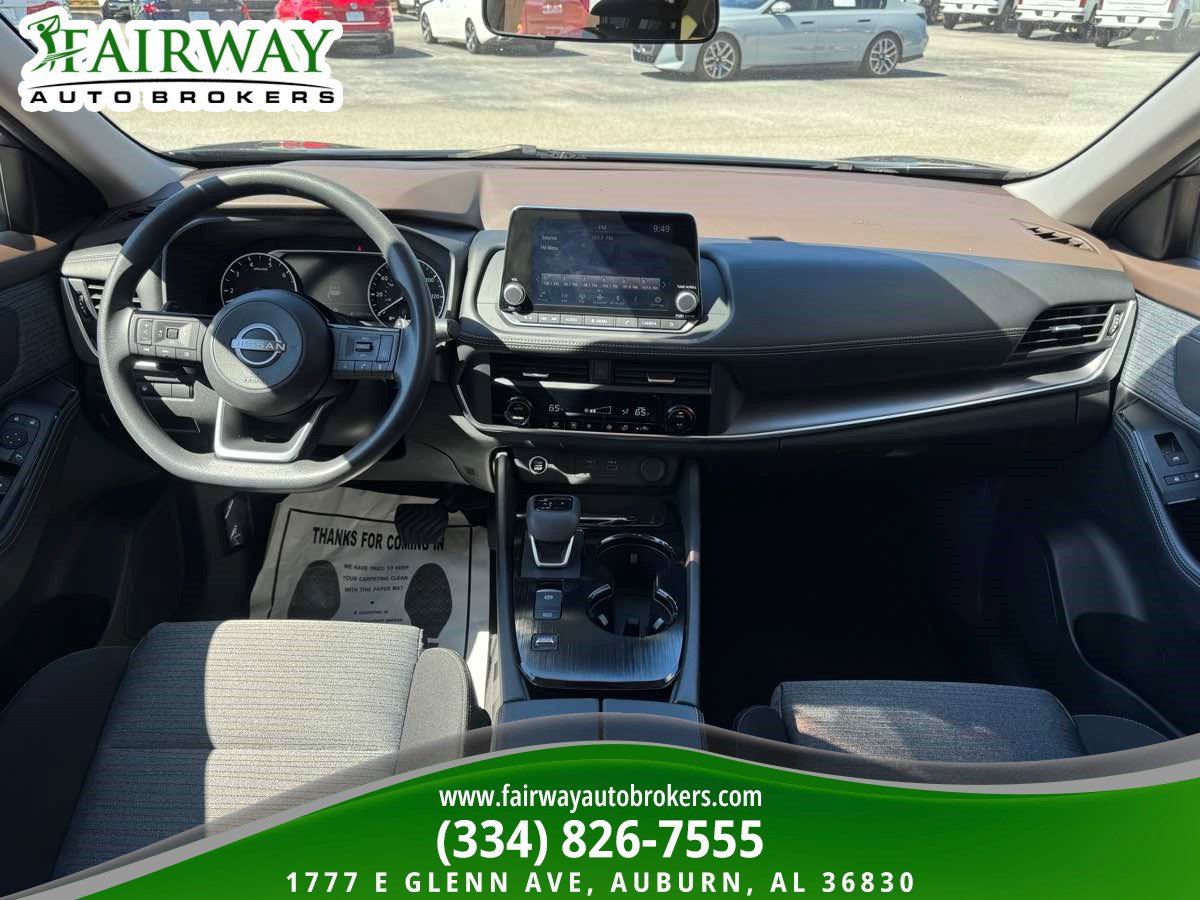 Used 2023 Nissan Rogue SV FWD image 14