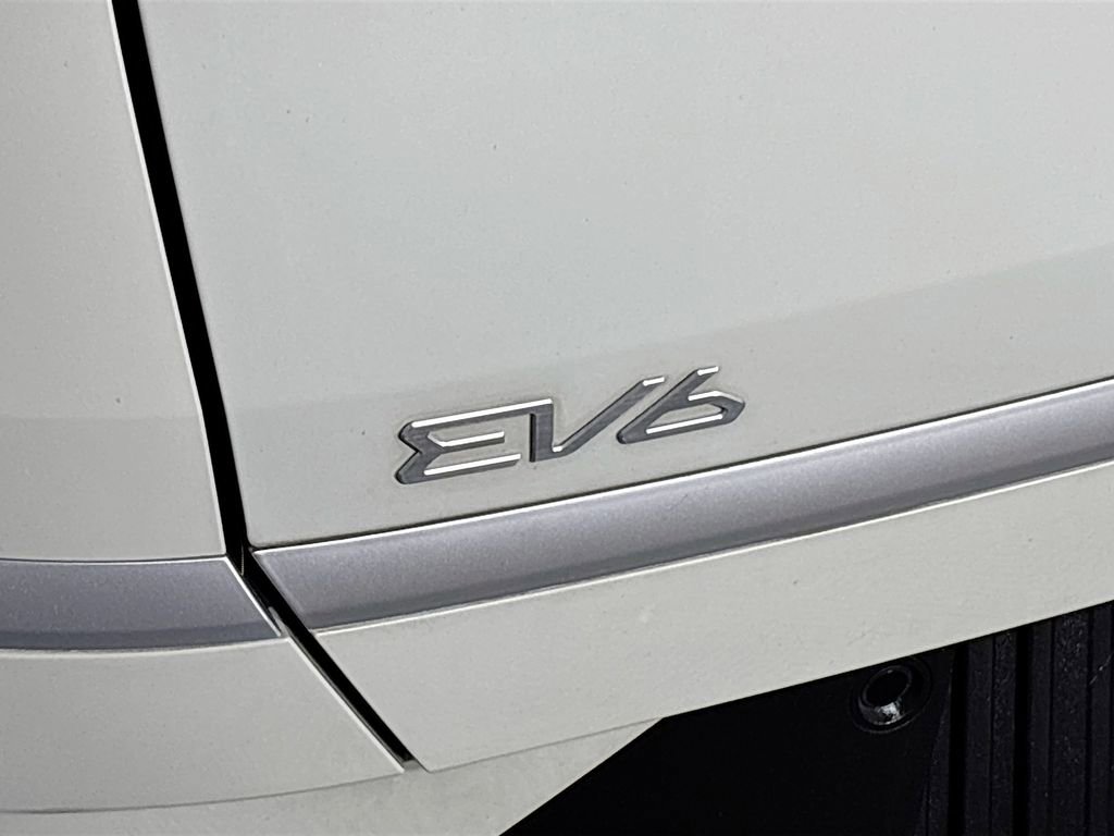 Certified 2024 Kia EV6 Light AWD/4WD image 25
