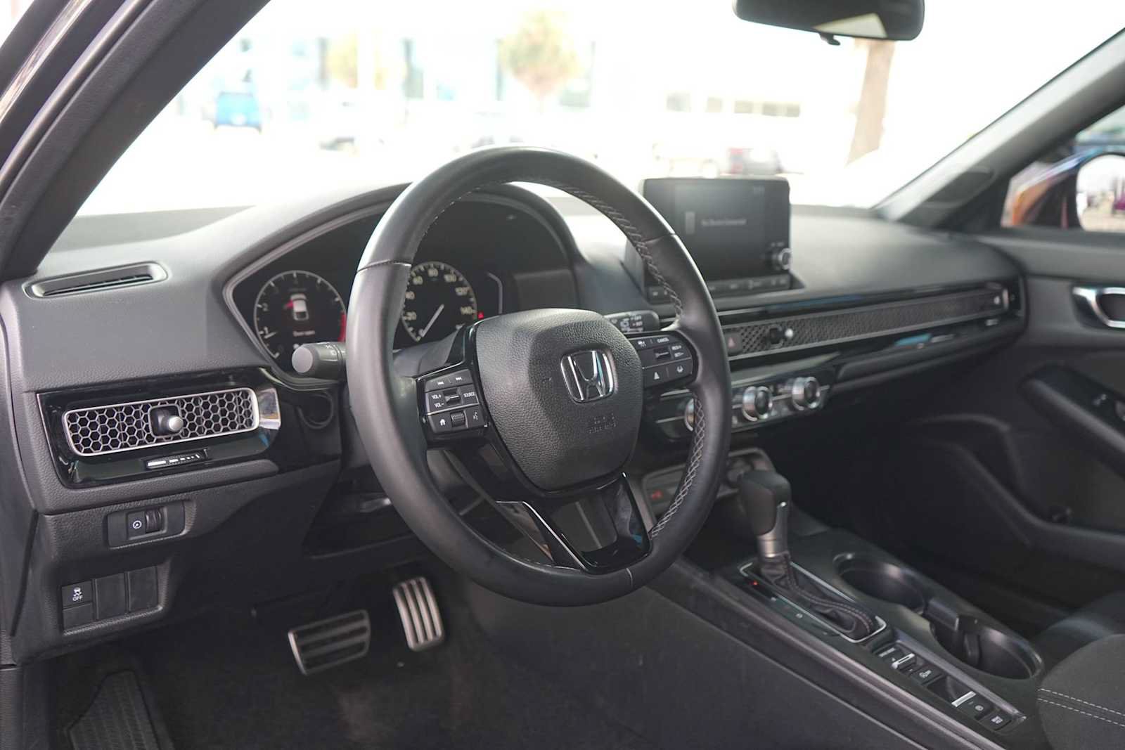 Used 2025 Honda Civic Sport image 2