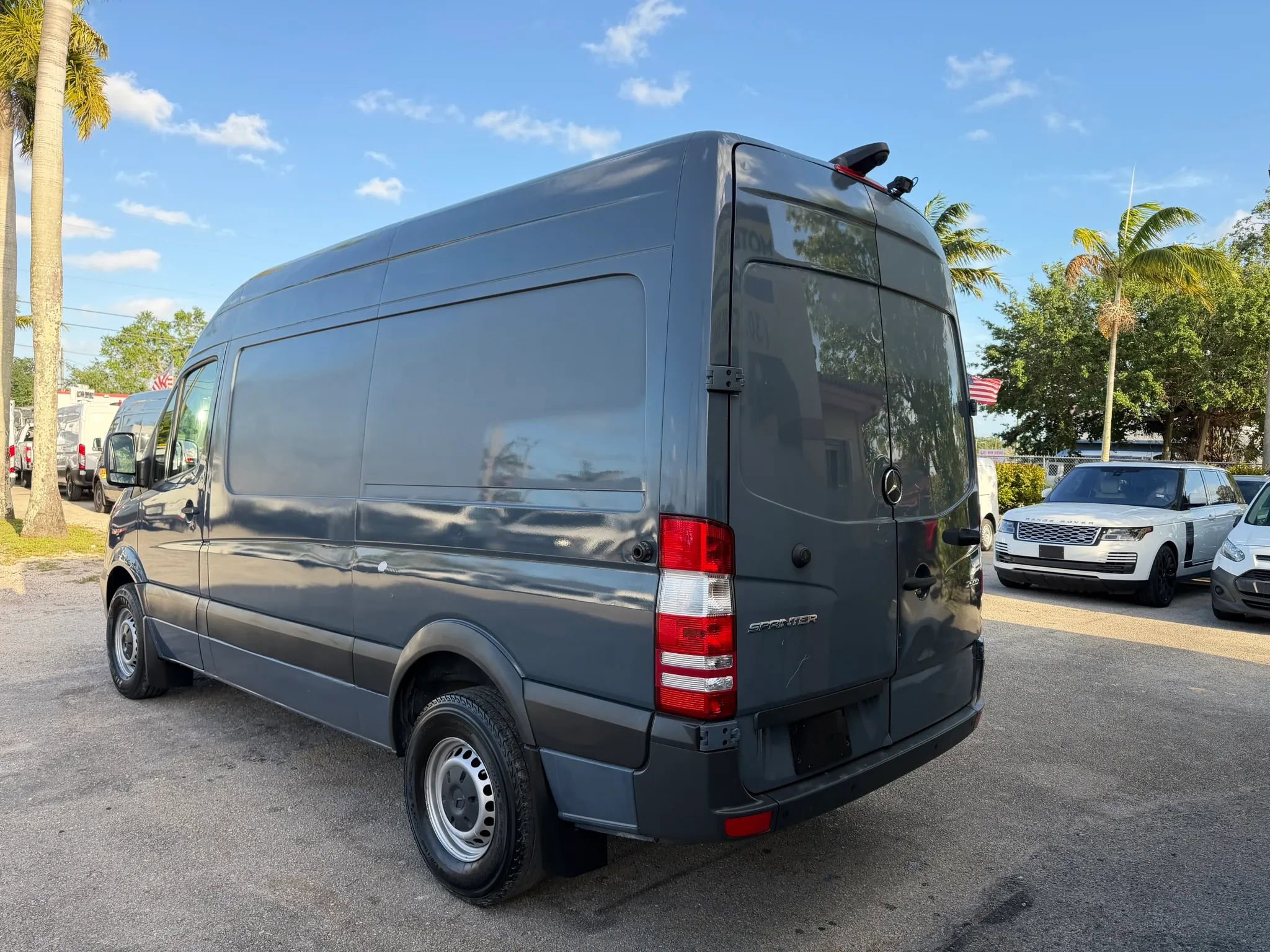 Used 2018 Mercedes-Benz Sprinter 2500 image 3