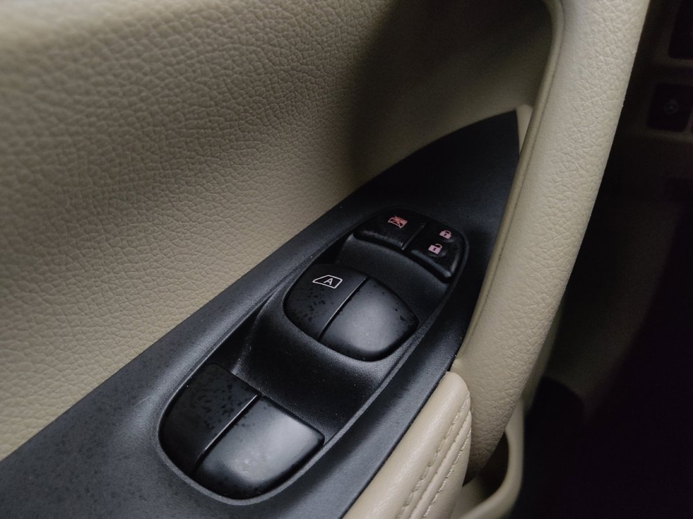 Used 2018 Nissan Rogue SL w/ Premium Package image 27