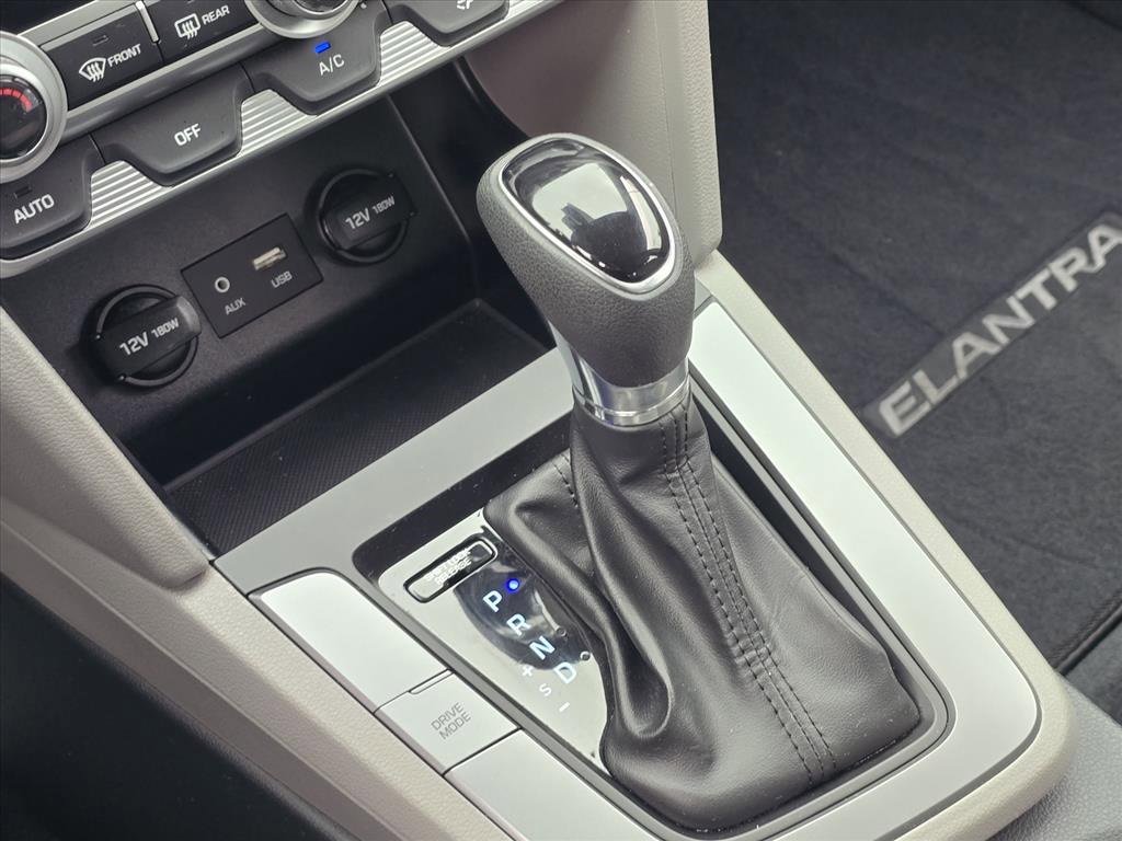 Used 2020 Hyundai Elantra SEL image 25