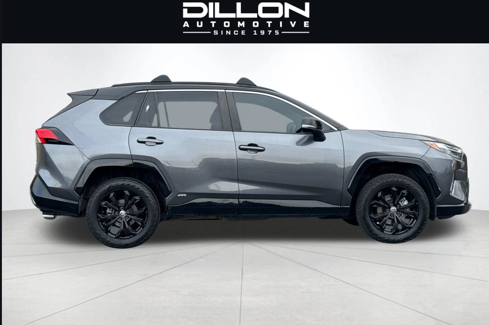 Used 2022 Toyota RAV4 XSE AWD/4WD image 3