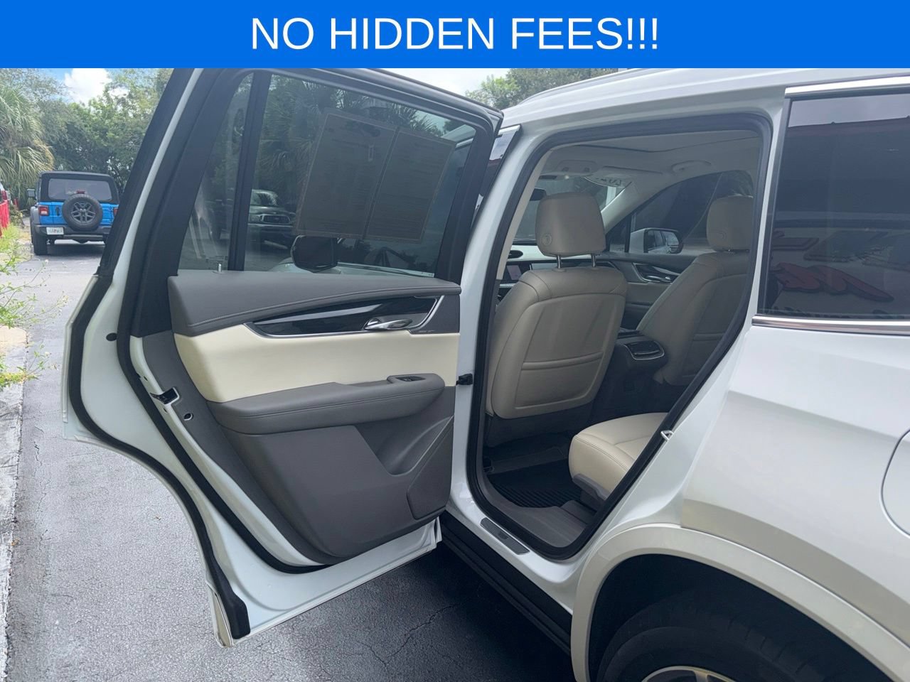 Used 2025 Cadillac XT6 Premium Luxury w/ LPO, Floor Liner Package FWD image 34
